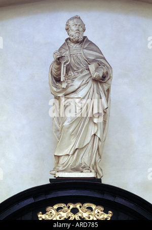 Prag, St.Salvatorkirche, Clementinum, Apostelfigur Über Einem Beichtstuhl Stockfoto