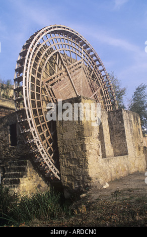 Arabische Wasserrad auf dem Rio Guadalquivir, Córdoba, Andalusien, Spanien Stockfoto