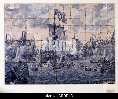 Delft, Museum Lambert van Merten, Fayencen, 1692 Seeschlacht am Kap la Hague Stockfoto