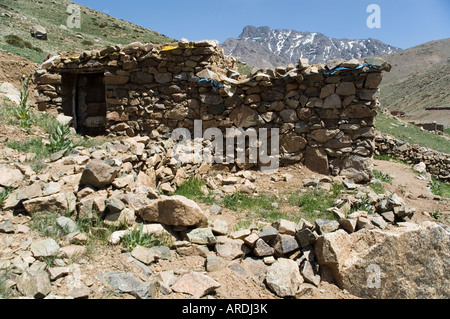 Dorf-Ruinen in der Nähe von Toubkal-Nationalpark, Atlasgebirge, Marokko Stockfoto