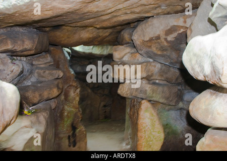 Innere des West Kennet Long Barrow Avebury Wiltshire über 5000 Jahre alt Stockfoto