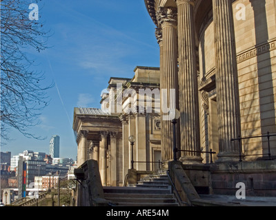 Zentralbibliothek und das World Museum Liverpool Stockfoto