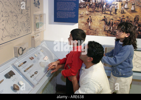 Newport News Virginia,Endview Plantation,Ausstellungskollektion ausstellen,fördern,Produktprodukte ausstellen Verkauf,Familie Familien Eltern Eltern Kind chil Stockfoto