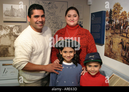Newport News Virginia,Endview Plantation,Ausstellungskollektion ausstellen,fördern,Produktprodukte ausstellen Verkauf,Familie Familien Eltern Eltern Kind chil Stockfoto