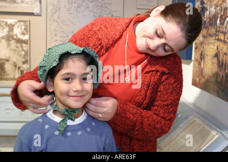 Newport News Virginia,Endview Plantation,Ausstellungssammlung ausstellen,Verkauf Familienfamilien Eltern Eltern Kinder Kinder,Mutter Vater,Visiti Stockfoto