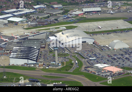 Luftbild des Flughafens Luton Bedfordshire UK Stockfoto