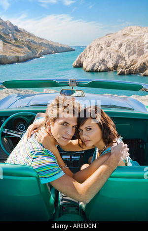 Mann und Frau im Auto Stockfoto