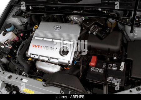 2006 Toyota Camry XLE V6 in grau - Motor Stockfoto