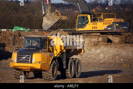 Pflanze-Baumaschinen in Aktion in Suffolk Stockfoto