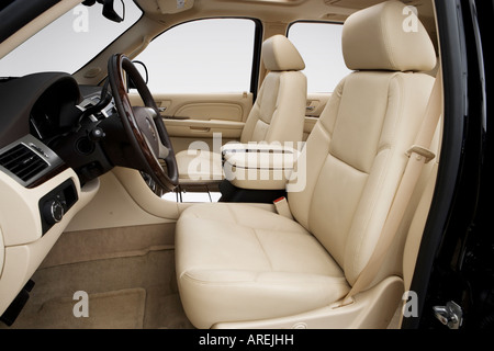 2007 Cadillac Escalade ESV in schwarz - Front-Sitze Stockfoto