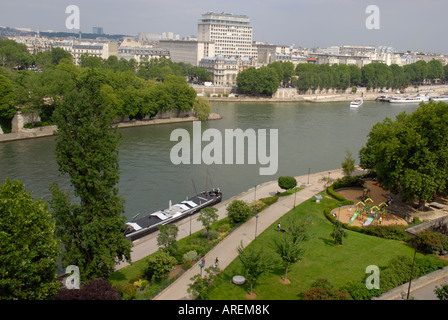 Tino Rossi Jardin Garten Quai Saint-Bernard Kai Seine Fluss Paris Frankreich Stockfoto