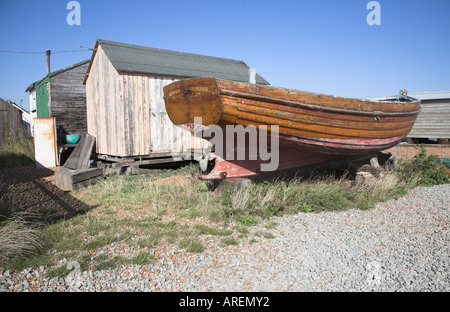 Hütten, Netze Angeln Ausrüstung und Boote, Fähre von Felixstowe, Suffolk, England Stockfoto