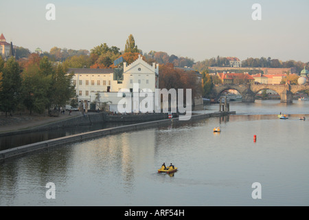 U Sovových Mlýnů an der Moldau, Prag Stockfoto