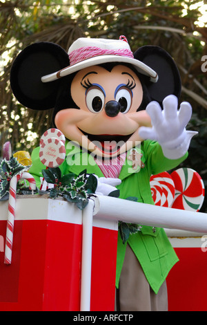 Minnie Mouse auf der Parade im Walt Disney World s Animal Kingdom Park Florida USA Stockfoto