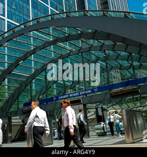 Canary Wharf u-Bahnstation von außen Stockfoto