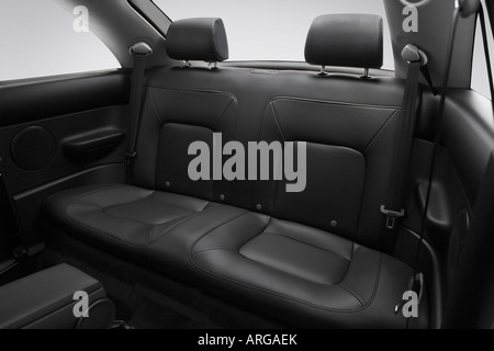 2007 Volkswagen New Beetle 2.5 in schwarz - hintere Sitze Stockfoto