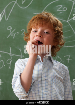 Porträt eines jungen vorderen Zähne ziehen Stockfoto