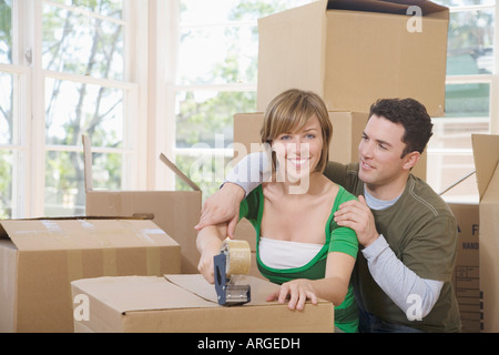 Paar, Umzug in neues Zuhause Stockfoto