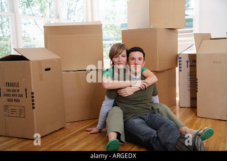 Paar, Umzug in neues Zuhause Stockfoto