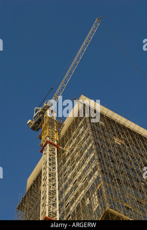 Gerüst und Kran auf Bau Website, London, england Stockfoto