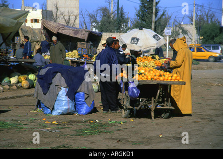 Charakteristische Markt Beni Mellal Tadla-Azilal mittleren Atlas Marokko Maghreb maghrebinischen Berber arabische arabische marokkanische Nordafrika Stockfoto