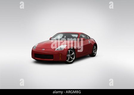 2007-Nissan 350Z-Enthusiasten in rot - Winkel-Vorderansicht Stockfoto