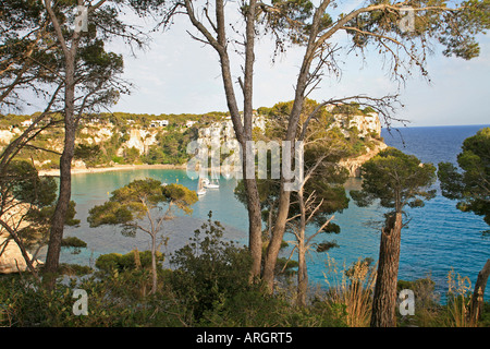 Bucht von Cala Santa Galdana auf der südlichen Küste von Menorca, Balearische Inseln, Spanien. Stockfoto
