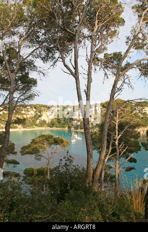 Bucht von Cala Santa Galdana auf der südlichen Küste von Menorca, Balearische Inseln, Spanien. Stockfoto