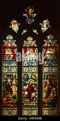 Glasfenster in der Kathedrale-Kirche der Heiligen und ungeteilten Dreifaltigkeit von Ely Cambridgeshire East Anglia England UK Stockfoto