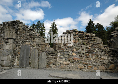 Einen Überblick über die Ruinen der St. Kevins Monastic Website abgebildet in Glendalough in der Grafschaft Wicklow in Irland. Stockfoto