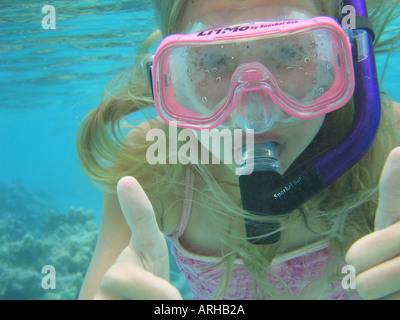 Nahaufnahme von einer jungen Frau Tauchen Moorea Tahiti Französisch-Polynesien Südsee Stockfoto