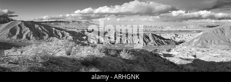 Schwarz / weiß-Panorama der Canyon Sin Nombre in der Anza Borrego Wüste Stockfoto