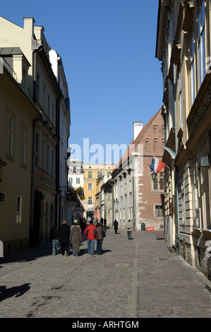 Straße auf Route durch zum Rynek Glowny von Schloss Wawel Hügel Stockfoto