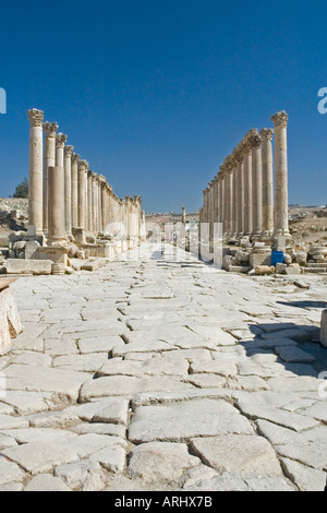 Colonnaded Cardo Maximus, Tetrapylon, Jerash, das antike Gerasa, Haschemitischen Königreich Jordanien, dem Mittleren Osten. DSC 5465 Stockfoto