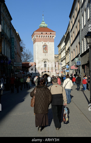 Florianska Straße führt zum Turm Florian Krakau Stockfoto