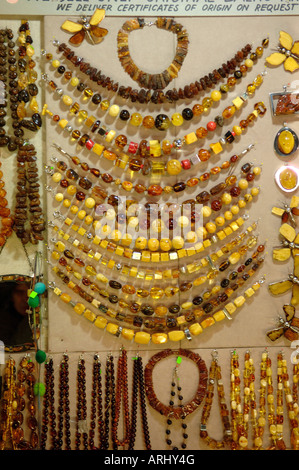 Bernstein Schmuck zum Verkauf auf Stall in das Tuch Hall Krakau Polen Stockfoto