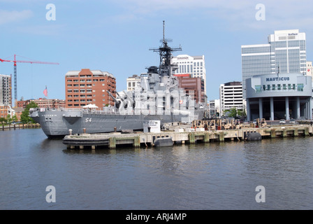 Der pensionierte Schlachtschiff USS Wisconsin [BB64] von der United States Navy im Nauticus Museum in Norfolk Virginia USA Stockfoto