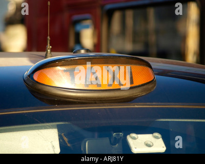 London Taxi Taxischild London England UK GB EU Europa Stockfoto