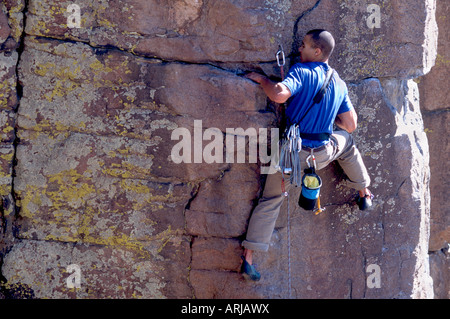 Mann-Klettern in der Nähe von Golden Colorado Stockfoto