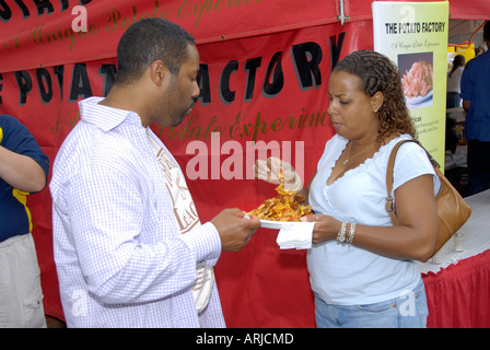 Arts Beats isst Oakland County Stadt Pontiac Michigan MI Sommerfest der Kunst Musik Essen und Gemeinschaft Stockfoto