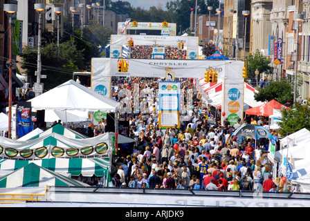 Arts Beats isst Oakland County Stadt Pontiac Michigan MI Sommerfest der Kunst Musik Essen und Gemeinschaft Stockfoto