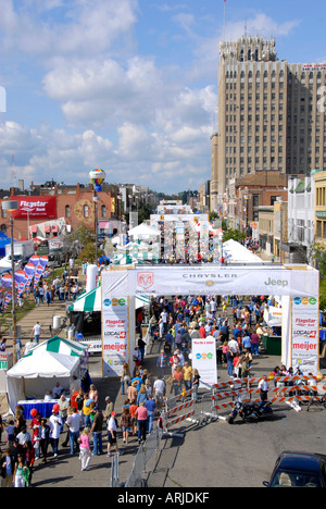 Arts Beats isst Oakland County Stadt Pontiac Michigan MI Sommerfest der Kunst Musik Essen und Gemeinschaft Stockfoto