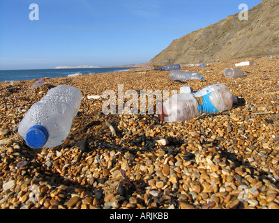 Müll am Strand Atherfield Isle Of Wight UK Stockfoto