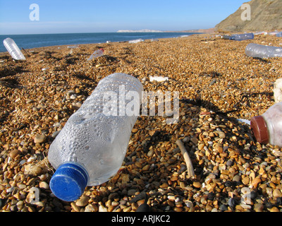 Müll am Strand Atherfield Isle Of Wight UK Stockfoto