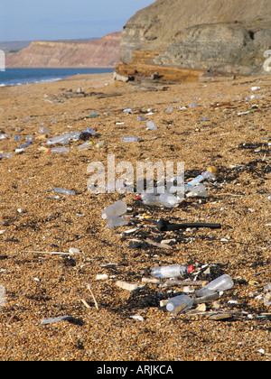 Müll am Strand Atherfield Isle Of Wight UK Stockfoto