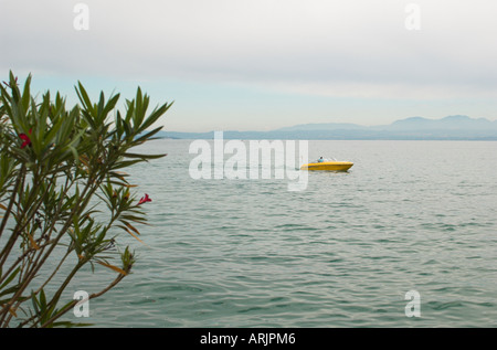 Motorboot auf den See Lazise am Gardasee Italien Stockfoto