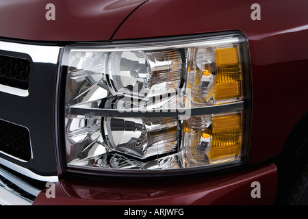 2008 Chevrolet Silverado 1500 LT1 rot - Scheinwerfer Stockfoto