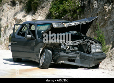 Schwarze Mercedes Autowrack Stockfoto