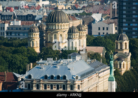 Luftbild der russisch-orthodoxen Kirche, 1884, und Freiheitsdenkmal, Riga, Lettland, Baltische Staaten, Europa Stockfoto