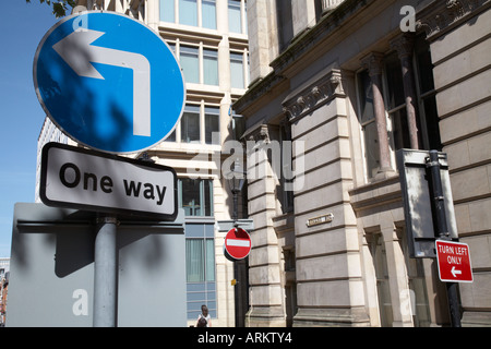Birmingham Verkehrsschilder City Center Straße West Midlands central England UK Stockfoto